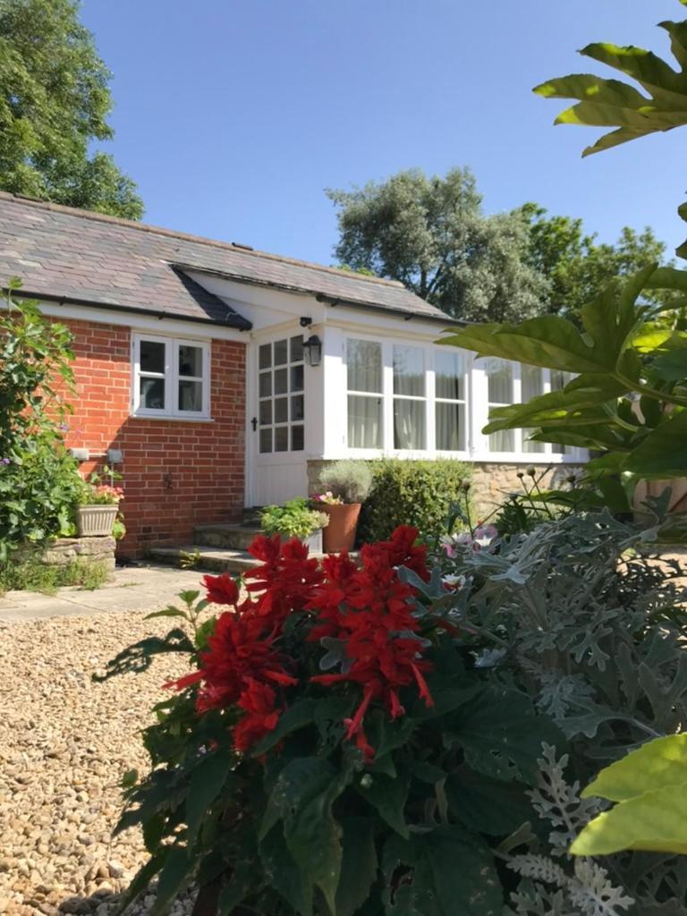 Norburton Hall Cottages Bridport Dış mekan fotoğraf